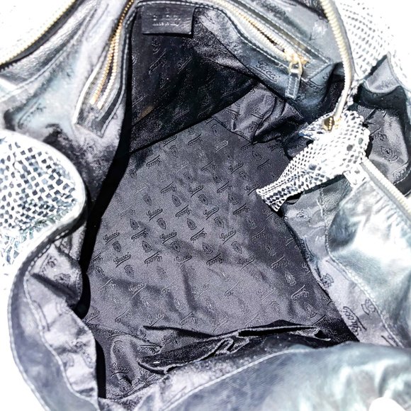 ❤️SOLD❤️Gucci Large Black Metallic Python Hysteria - Picture 6 of 13